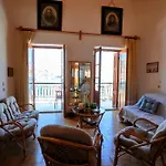 Amorosa House *