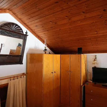 Amorosa House *