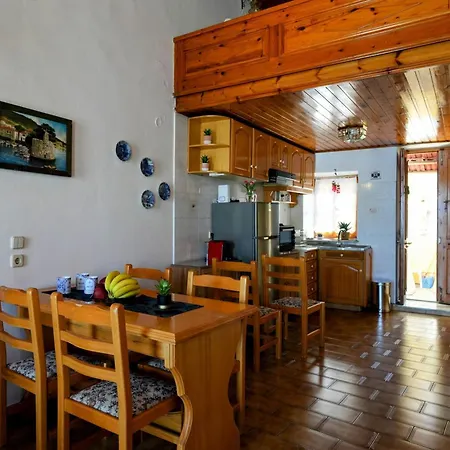 Amorosa House *